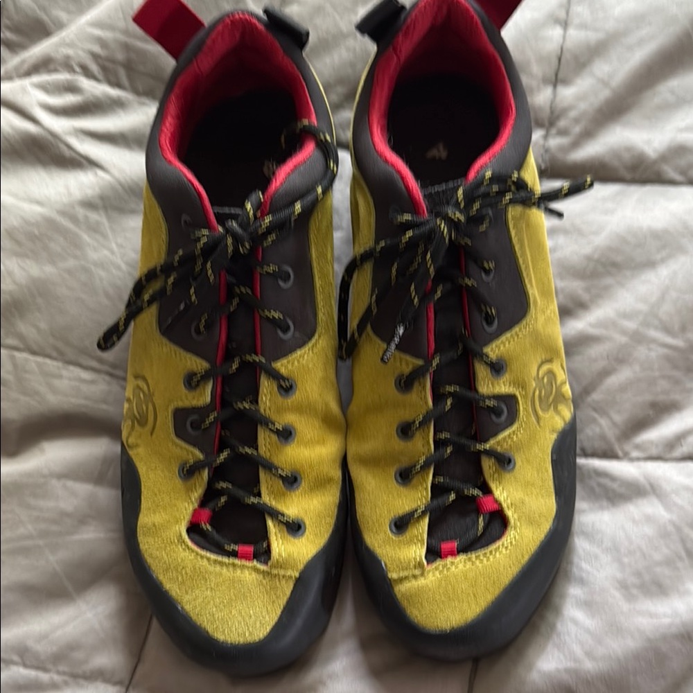 Rafiki Approach Shoes.  Men’s 43. 10 US